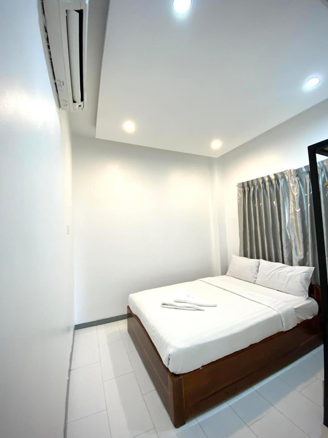 White Residence Hotel & Apartment Phnom-Penh Buitenkant foto