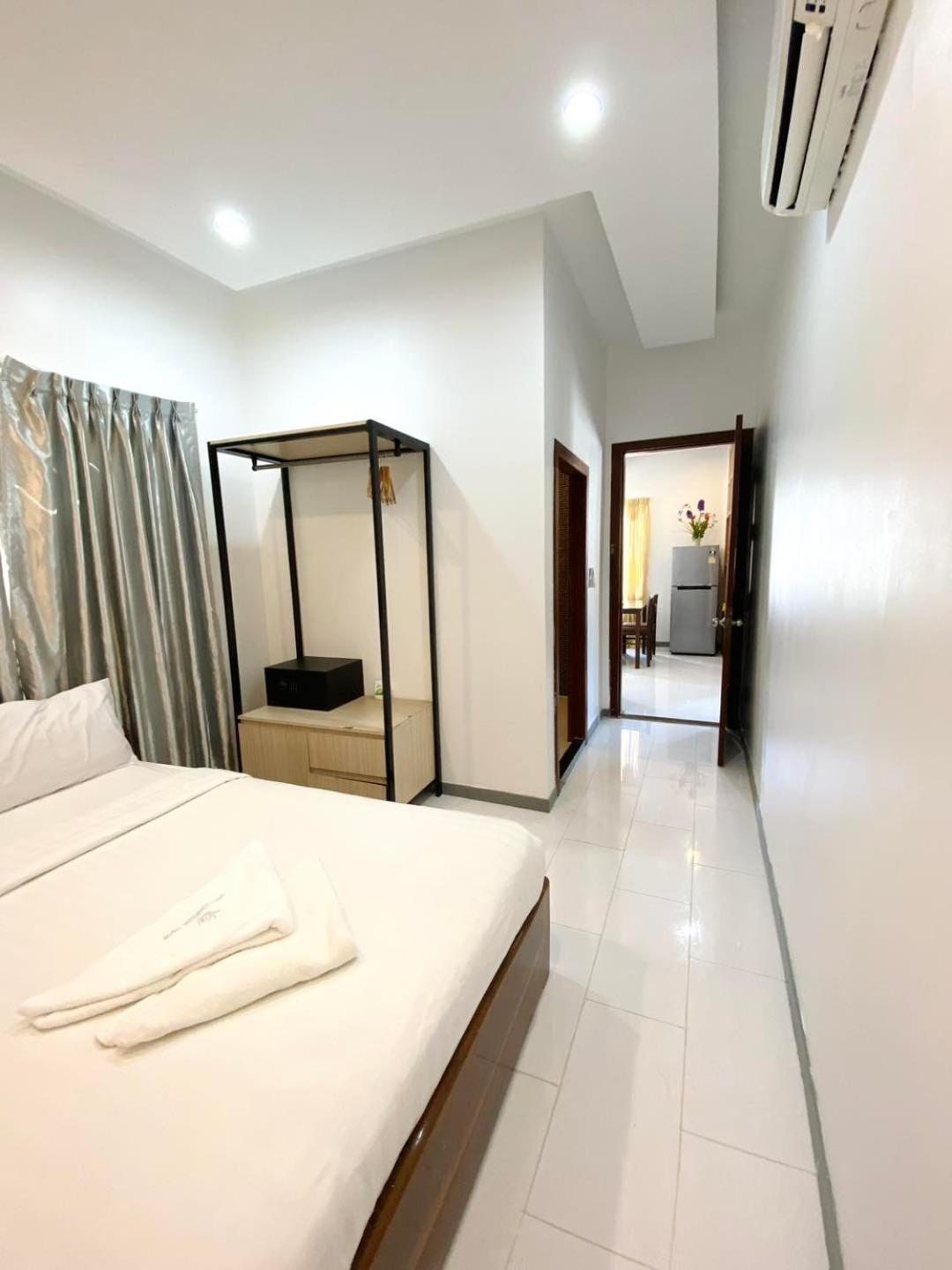 White Residence Hotel & Apartment Phnom-Penh Buitenkant foto