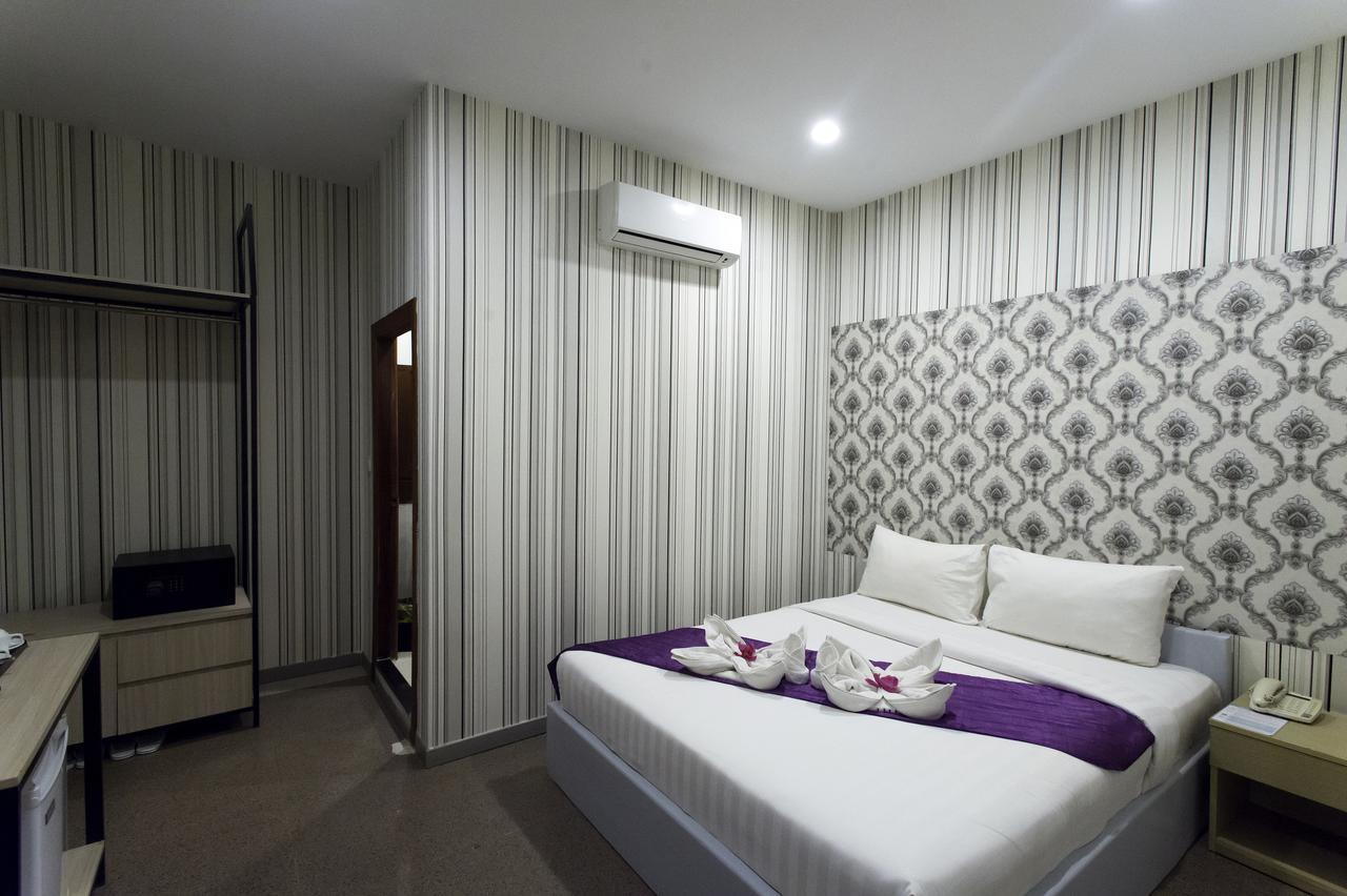 White Residence Hotel & Apartment Phnom-Penh Buitenkant foto